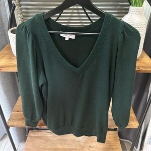 Michael Stars Green V-Neck Sweater with puff shoulder. Women’s Small.